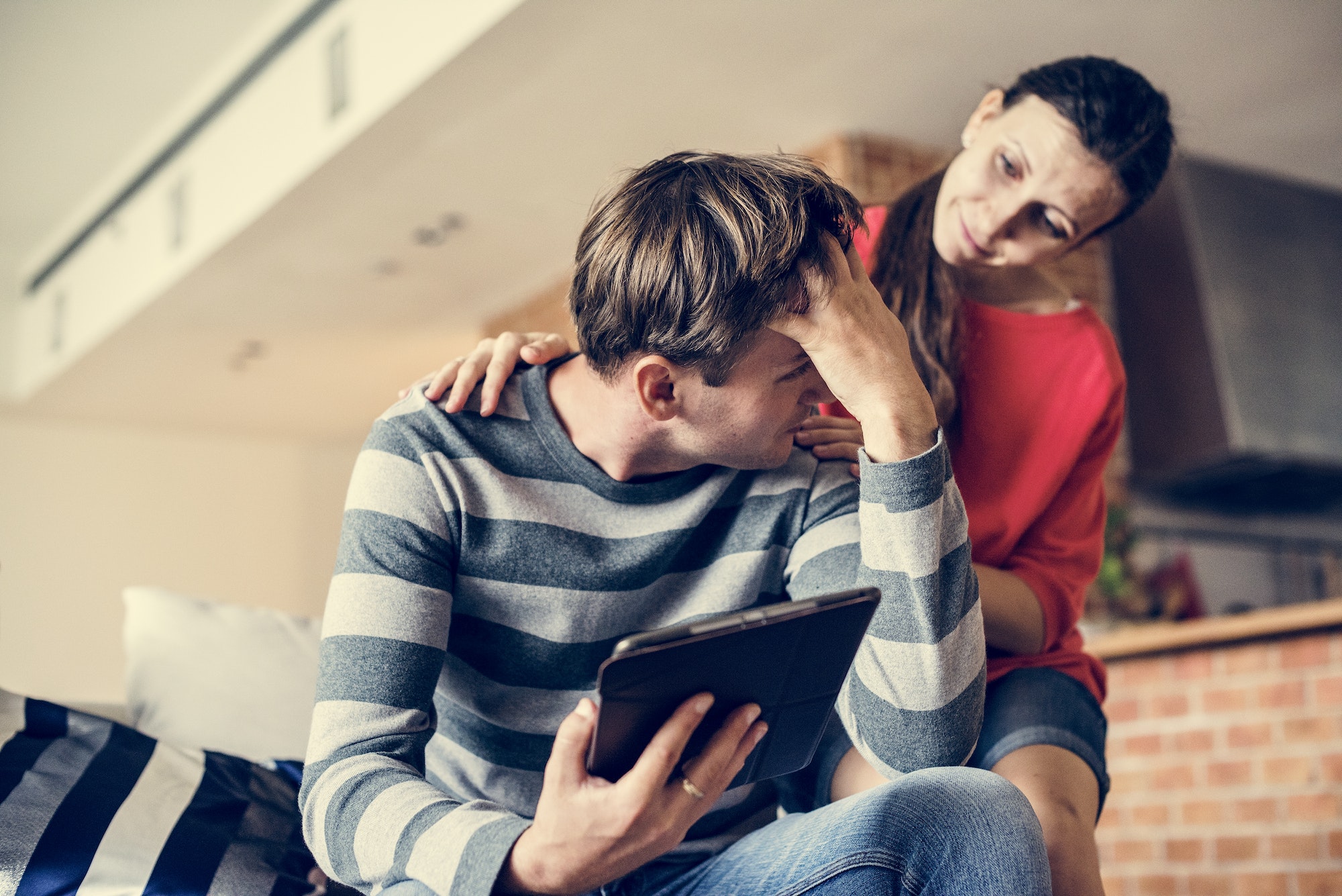 Mensen met bezorgde emoties